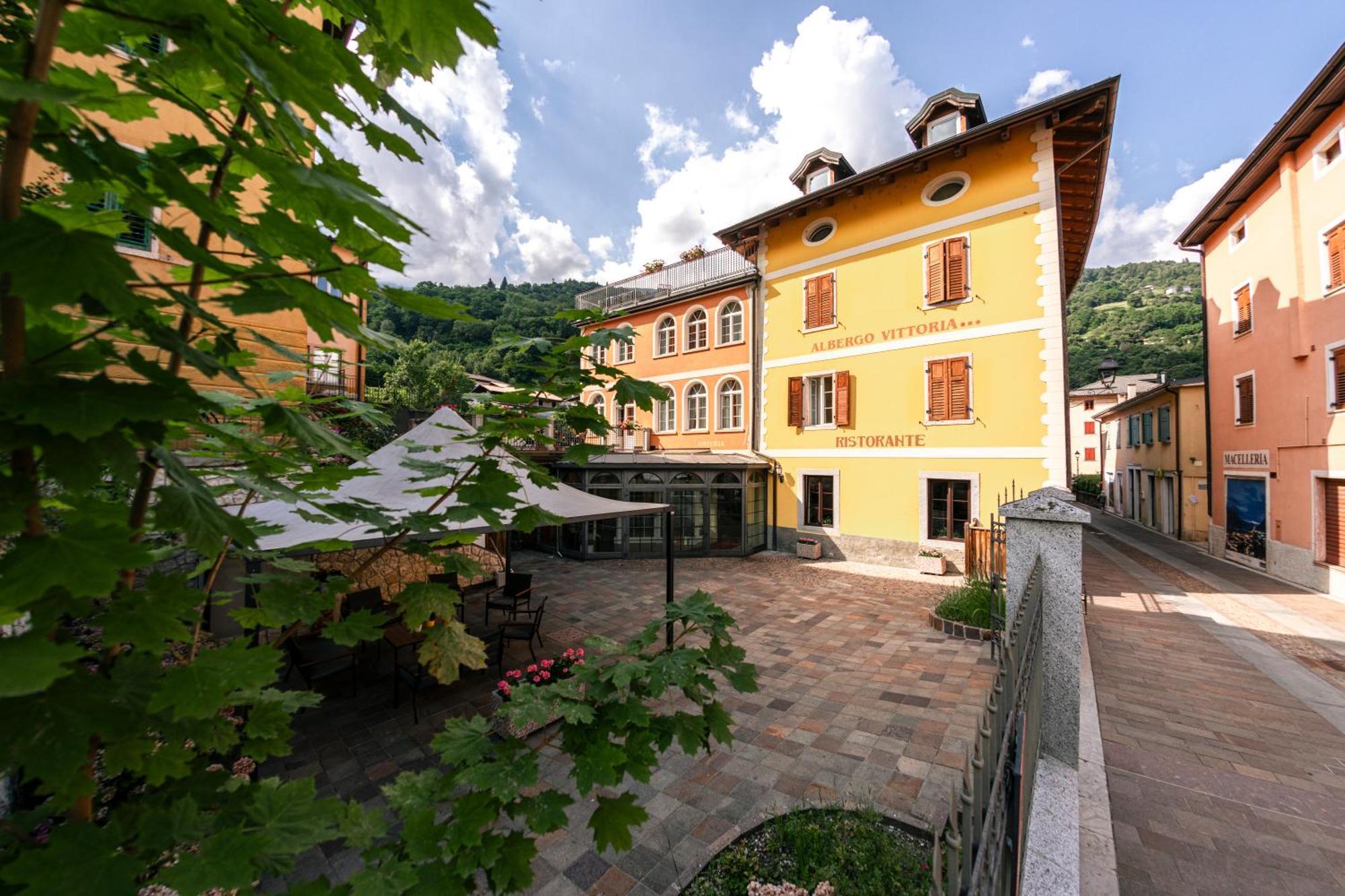 Hotel Vittoria Roncegno Exterior photo